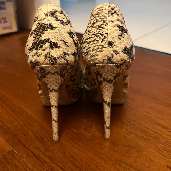 Jimmy Choo snakeskin platform peep toe sandals - Picture 4 of 4